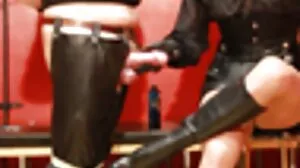 Den söta lilla bruden Aiden Ashley skruvade in svensk porn video cowgirl-posen