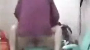 Den fantastiska storbottnade snyggingen Riley porn svenska Star blir knullad vid poolen