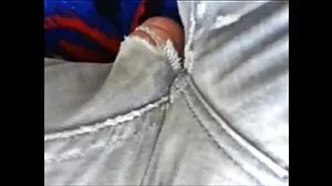 Väldigt söt MILF med stora svensk hd porr bröst Jessa Rhodes hoppar på en kuk