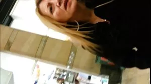 Bystig brunett Kenzi Ryans njuter av hardcore sex svensk anal porr i cowgirl-posen