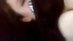 Den söta blonda bruden svensk snapchat porr Kiara Night gillar att åka på en stor kuk på kameran