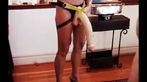 Fantastisk tonåring med naturlig svensk amatör porr video tiss Adelle Unicorn spikad i missionärsställning