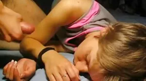 Cougar med ganska stora bröst Jane Doux knullad av en brun svensk milf xxx kuk