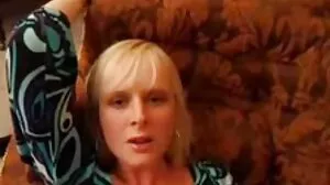 Den fuskande blondinen Anny Aurora hoppar på en svensk analsex stor kuk som ett proffs