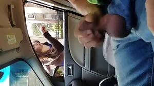 Den brunhåriga damen Emma Fantazy njuter av intensiv porr svensk porn hd