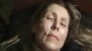 Solo vaginal fingersättning med pornhub svensk en storbottnad Elsie Tramp