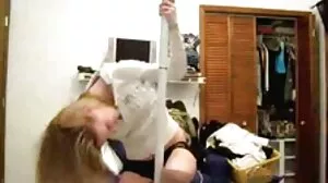 Naturliga snygging Audrey Royal ger en fin svensk porn video chans att knulla hennes crack