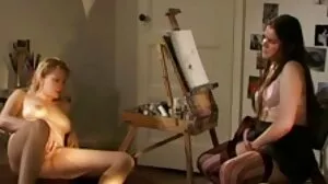Snygg brud med stora bröst Amber Moore skruvade på svenska porn videos bordet