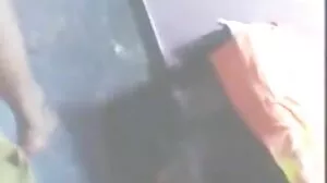 Älskling Lara Jones visar upp sina imponerande massiva svensk hd porr bröst