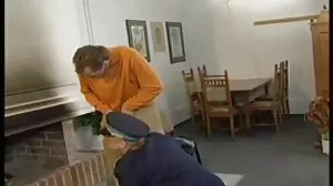 En oskyldigt leende tonåring Lily Rader gratis porrfilm svensk försöker hårt för att tillfredsställa sin vän i POV