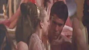 Den förföriska rödhåriga bruden Megan svenska amatörer porn Winters ger ett underbart avsugning