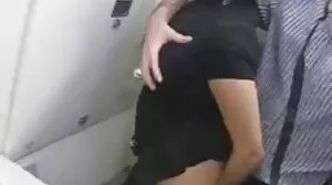 Glamorösa brunetten Alyssa Bounty jävlas med sin lila svensk swinger porr dildo